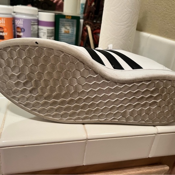 Adidas - Picture 2 of 5